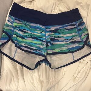 Women’s EUC Lululemon Speed Up Shorts 2.5” Size 4 Seven Wonders Multi/Blue